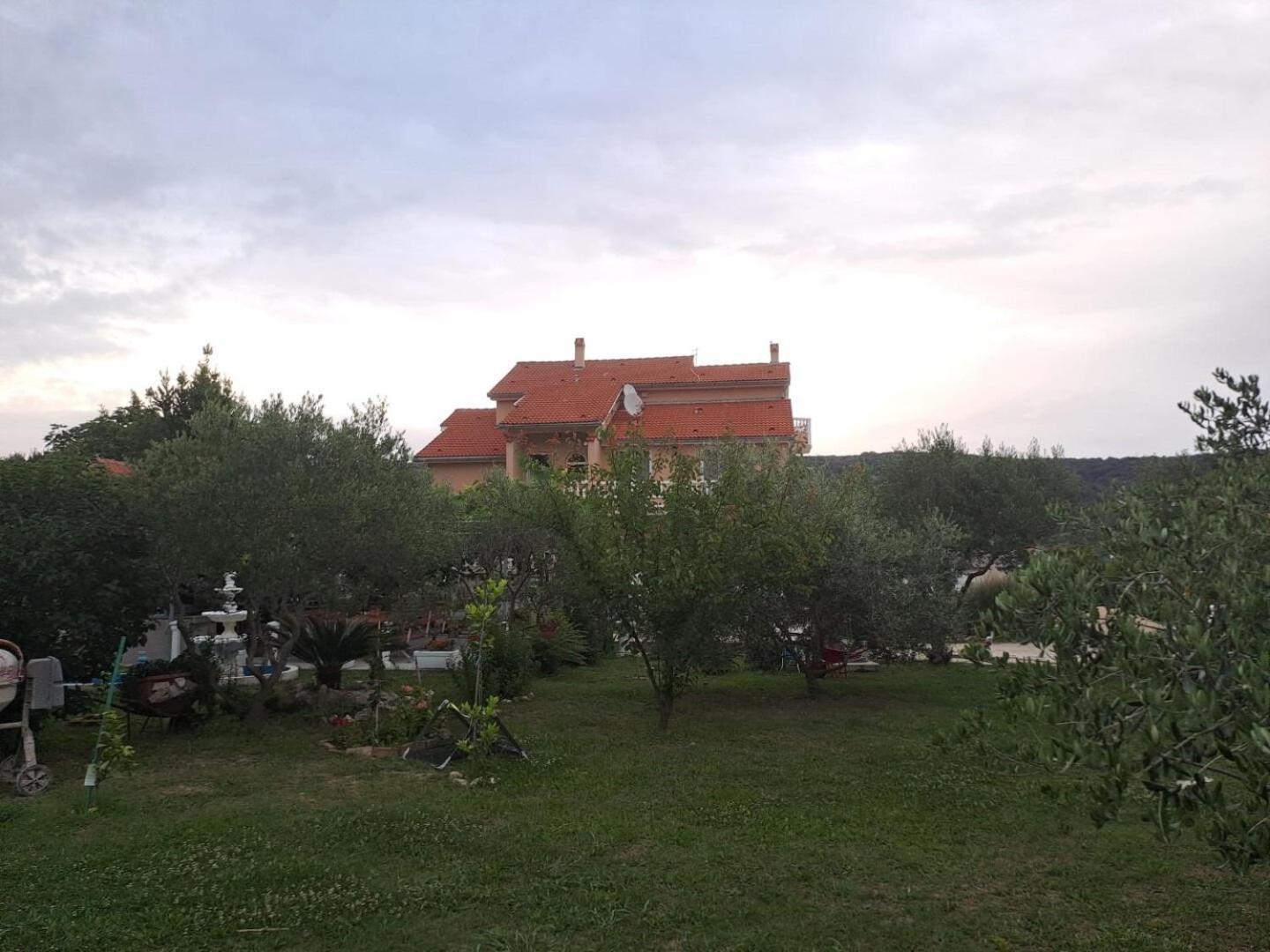 Apartments Mig - With Beautiful Garden Supetarska Draga Exterior foto